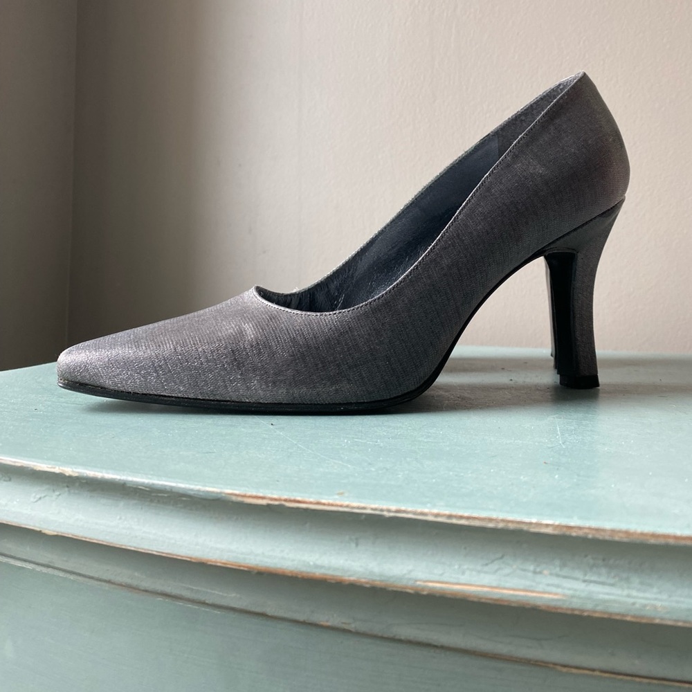 Stuart Weitzman Women’s Size 8.5 Silver Pumps